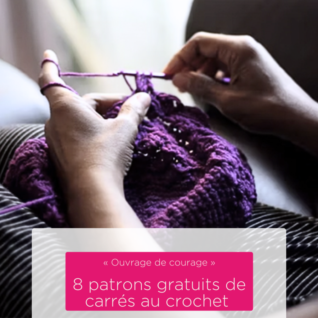 Mains travaillant un ouvrage au crochet en laine mauve